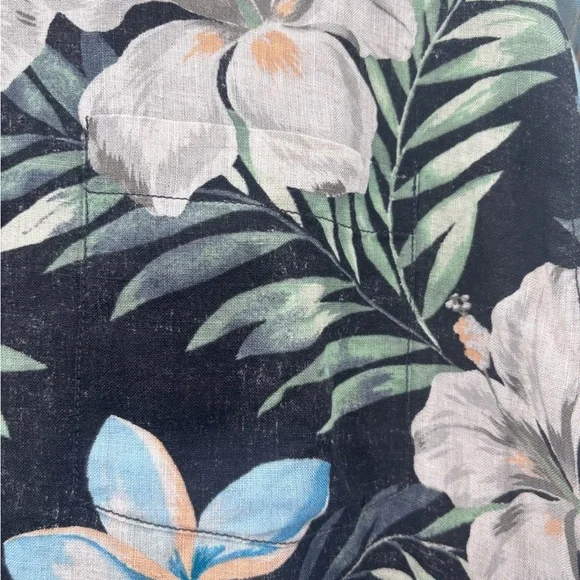Tommy Bahama 100% Linen Black Floral Hawaiian Shirt Size XL - Picture 5 of 6